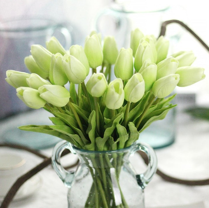 Faux Flowers for Home Decor: Elegant Table Setting