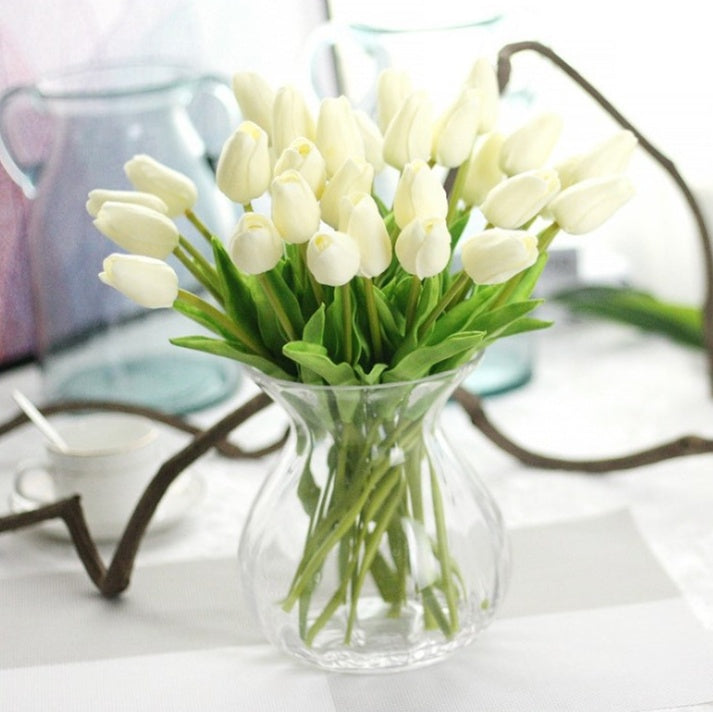 Faux Flowers for Home Decor: Elegant Table Setting