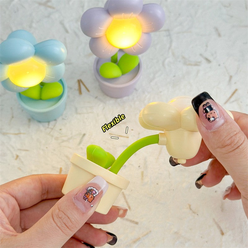 Mini Flower Night Lamp - Cute Atmosphere Bedside Light with Creative Design - Minihomy