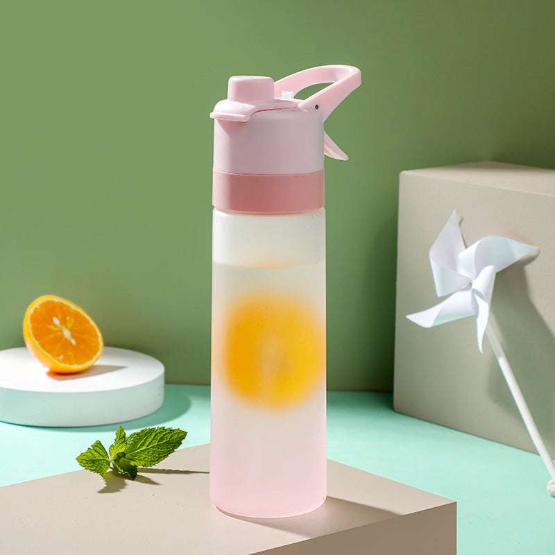 700ml Spray Water Bottle - Large Capacity Sports Bottle with Handle Strap - Minihomy