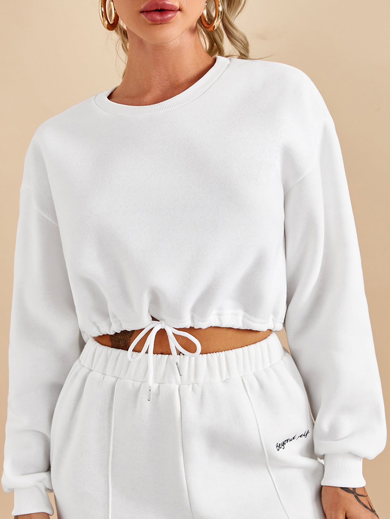 Women's Casual Round Neck Waist Sweater: Cozy Comfort with a Touch of Chic