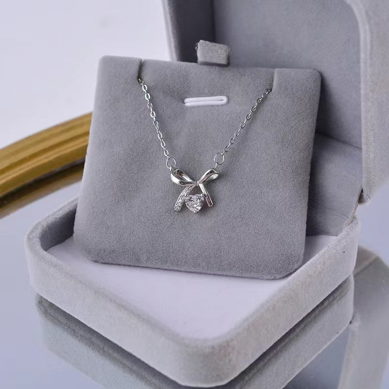 Women's Light Luxury Bow Necklace: Elegant Simplicity