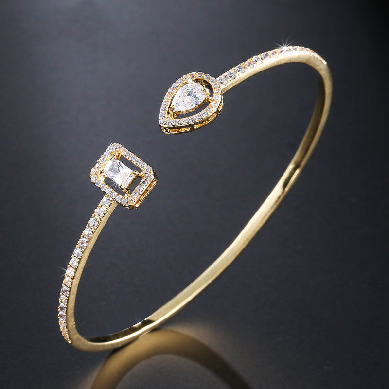 Simple And Exquisite Bracelet With Micro Inlaid Zircon