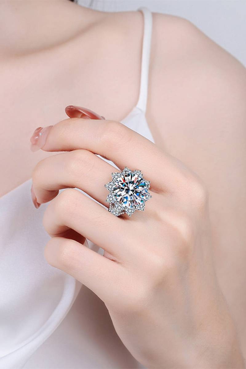 10 Carat Moissanite Flower-Shaped Ring - Minihomy