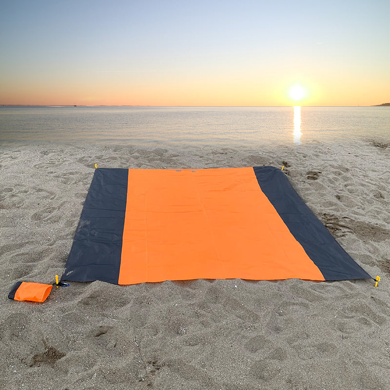 Outdoor Camping Waterproof And Convenient Foldable Two-color Picnic Mat - Minihomy