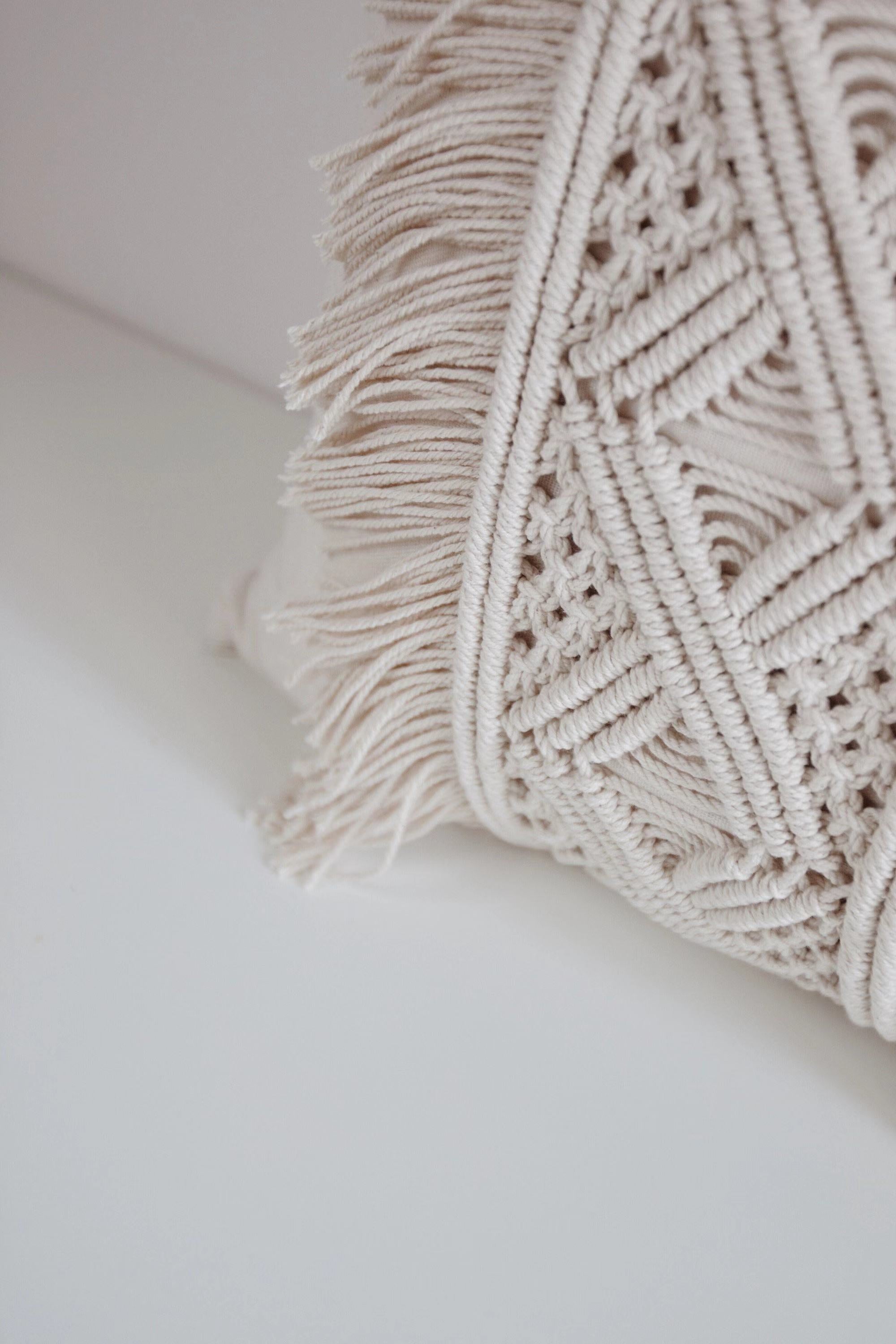 Woven tassel pillowcase