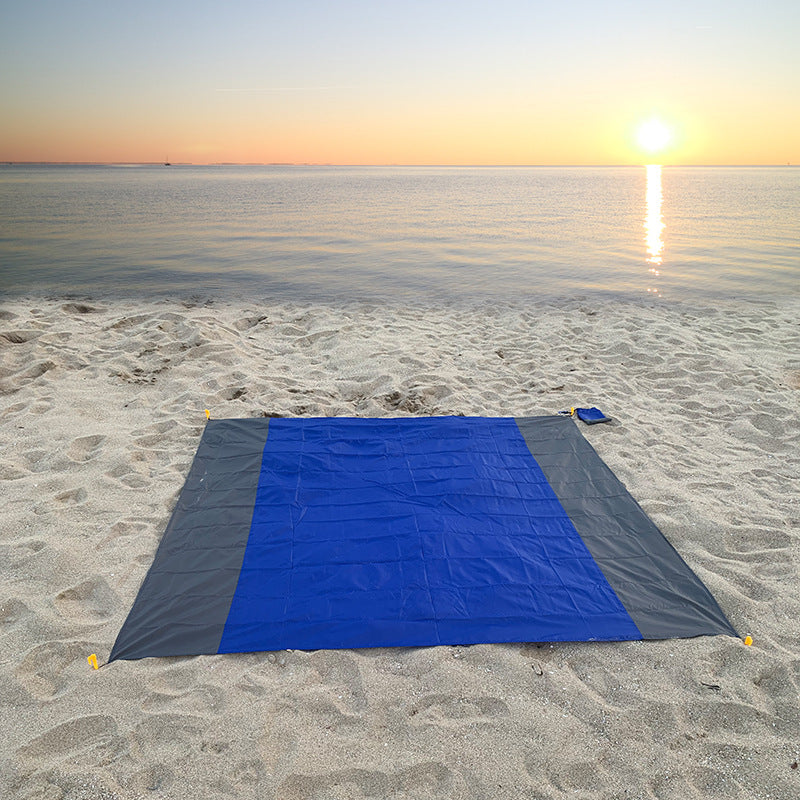 Outdoor Camping Waterproof And Convenient Foldable Two-color Picnic Mat - Minihomy